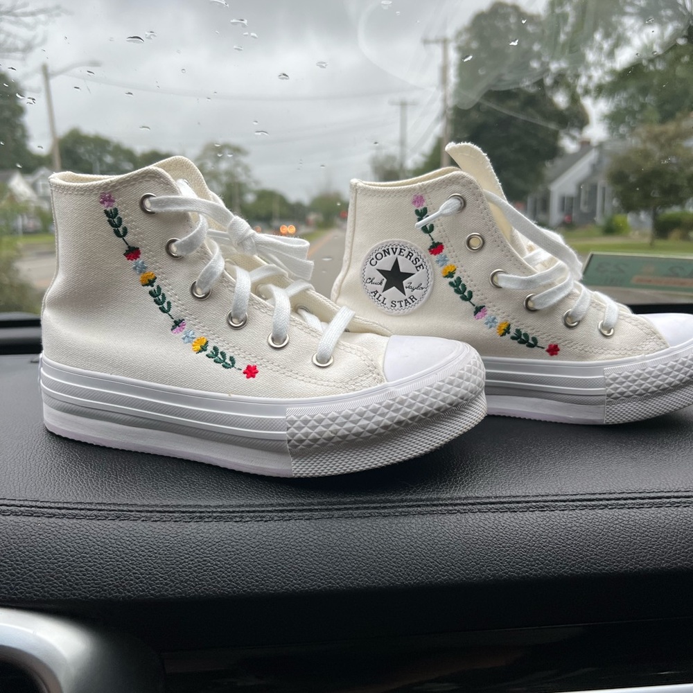 White Converse child size 13